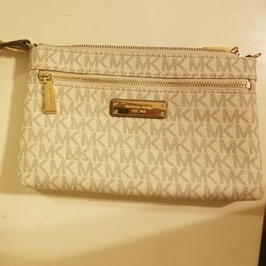 Michael Kors wristlet